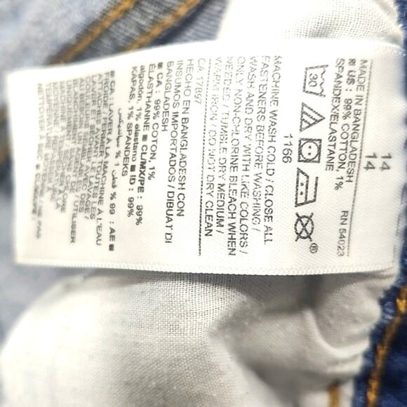 Old Navy Blue Denim Shorts - Picture 6 of 6